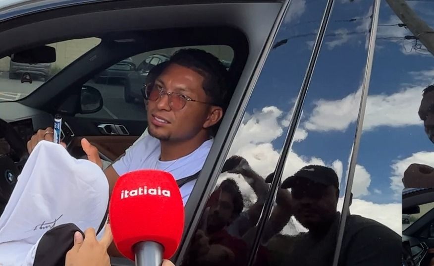 Vai ficar? Rony, do Atlético, se pronuncia em meio à negociação com o Santos