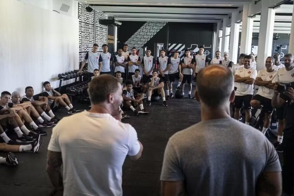 Vasco se reapresenta com ‘reforços’ e elenco alternativo de olho no Carioca