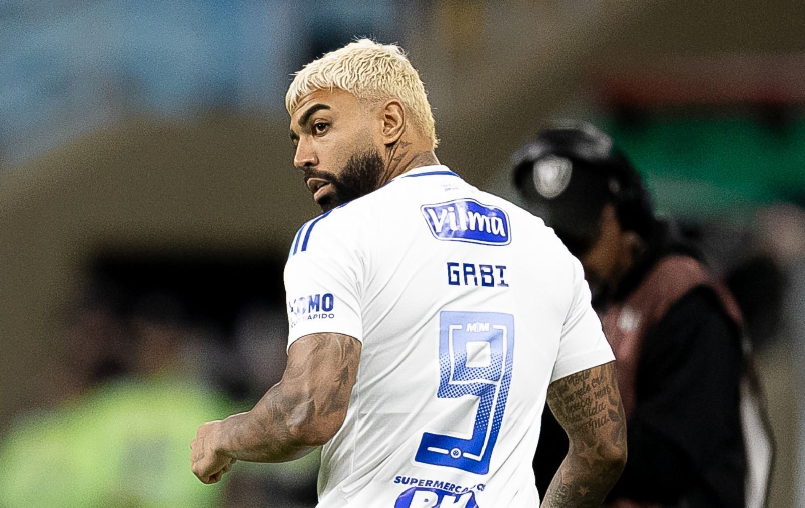 Gabigol repagina perfis após deixar Cruzeiro e ser anunciado pelo Santos
