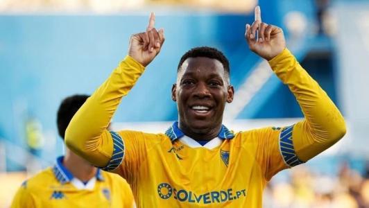 Patrick de Paula deve trocar o Estoril pelo Remo