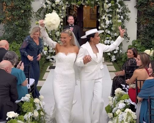 'Rainha do futebol', Marta celebra casamento com ex-jogadora dos Estados Unidos