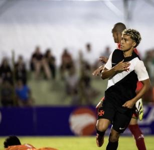 Vasco vence Velo Clube na estreia da Copinha