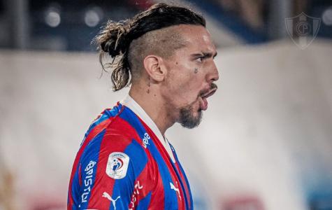 Chico da Costa, acertado com o Cruzeiro, em ação pelo Cerro Porteño-PAR