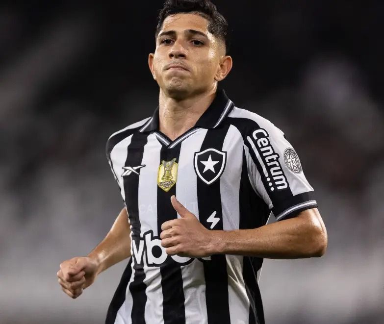 Savarino no Fluminense? Entenda como está a negociação com venezuelano do Botafogo