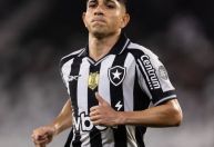 Savarino no Fluminense? Entenda como está a negociação com venezuelano do Botafogo