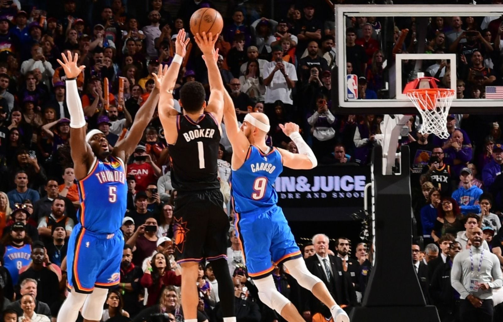 Booker faz cesta no último segundo, e Suns vencem o Thunder na NBA