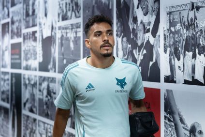 Eduardo antes de jogo pelo Cruzeiro em 2025