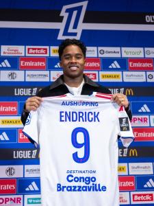 Endrick foi apresentado ao Lyon nesta segunda-feira (5)