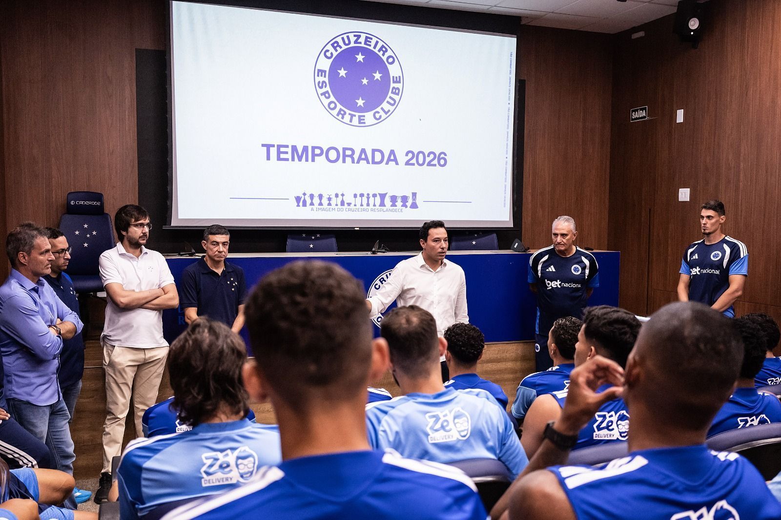 Tite tem primeiro contato com titulares do Cruzeiro; veja como foi a reapresentação