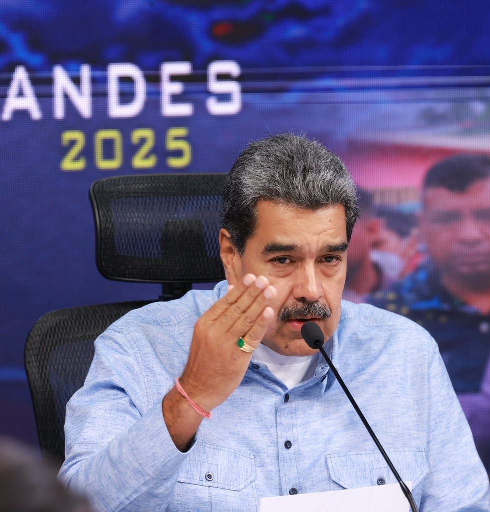 Após serem capturados, Nicolás Maduro e Cilia Flores chegam ao tribunal nos EUA