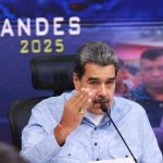 Após serem capturados, Nicolás Maduro e Cilia Flores chegam ao tribunal nos EUA