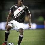 Vasco acerta a renovação de zagueiro até o final da temporada