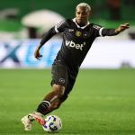Botafogo encaminha empréstimo de atacante para o futebol chinês