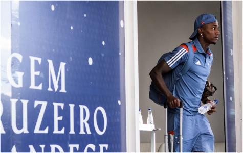 João Pedro durante viagem pelo Cruzeiro em 2024