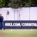 Corinthians intensifica busca por meio-campista após saída de Maycon