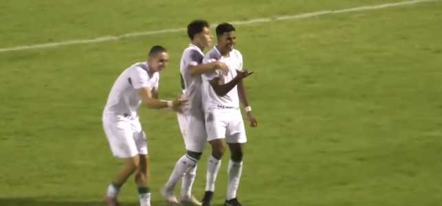 Jogadores do América celebram gol sobre o Atlético-PI na Copinha 2026