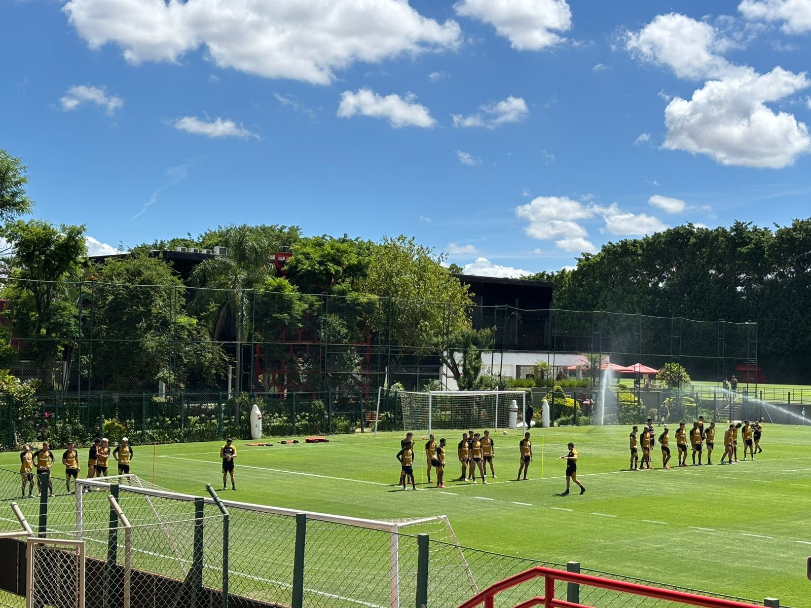 Casares, Lucas, Calleri... Como foi o segundo treino do São Paulo no CT