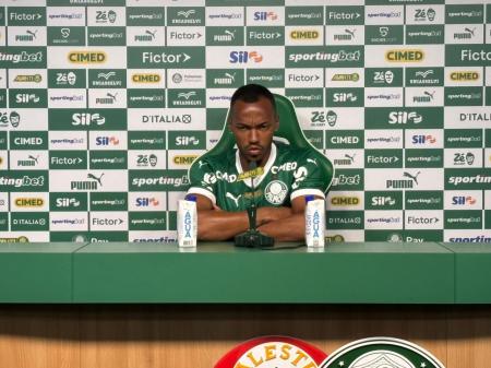 Marlon Freitas após ser questionado sobre 'piscadinha' em apresentação no Palmeiras