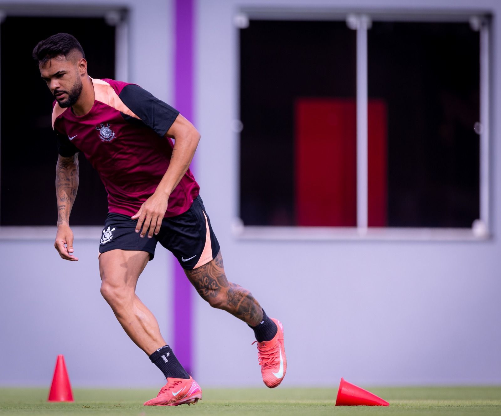 Titular do Corinthians se valoriza e atrai interessados no mercado; entenda o cenário