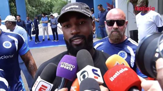 Gerson durante chegada à Toca da Raposa II