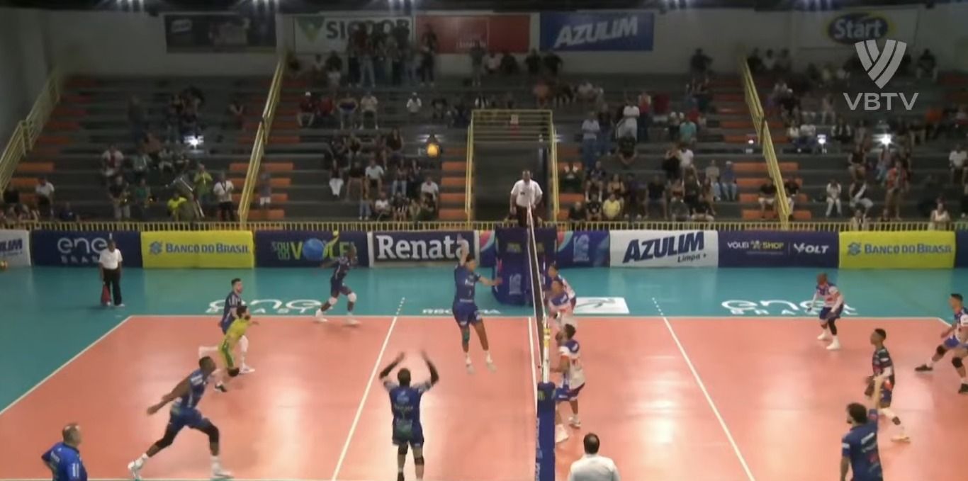 Em jogo duro, Monte Carmelo derrota Campinas no tie-break pela Superliga Masculina