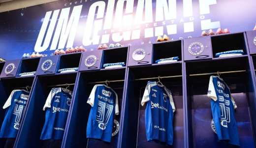 Camisas do Cruzeiro no vestiário do Mineirão