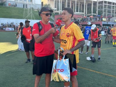 Luanzinho recebeu o prêmio de melhor em campo