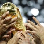 Copa do Mundo teve dois troféus diferentes; veja comparações