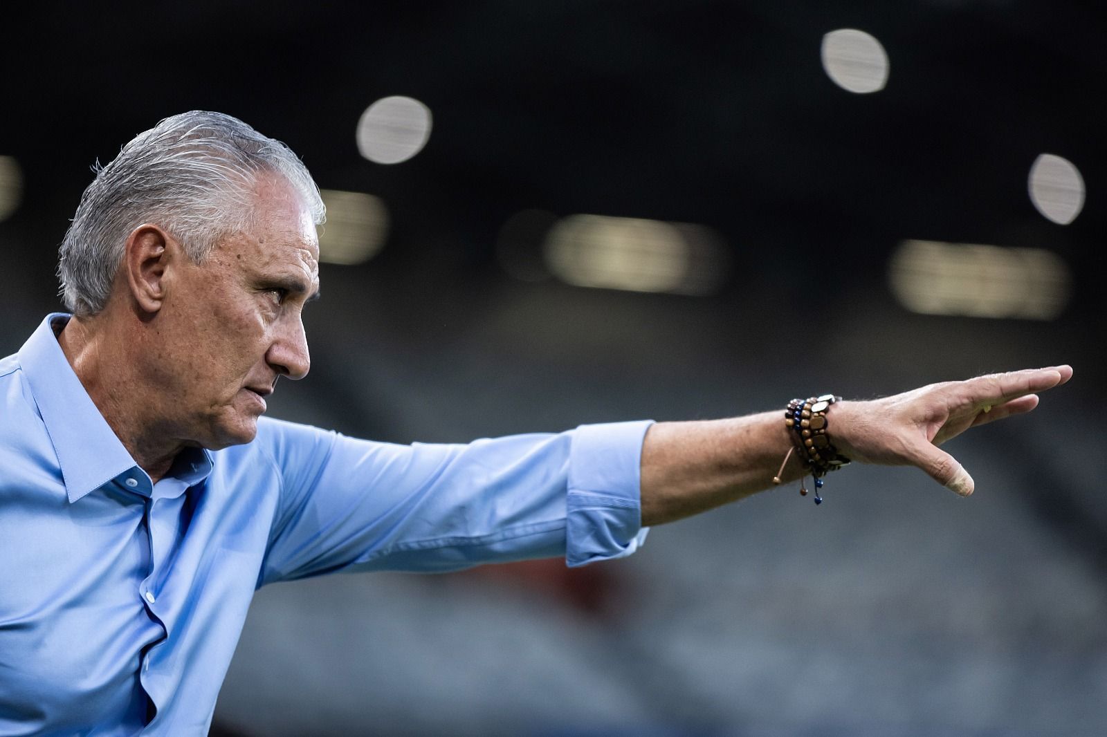 Tite abre o coração após retorno ao futebol pelo Cruzeiro: 'É vida!'