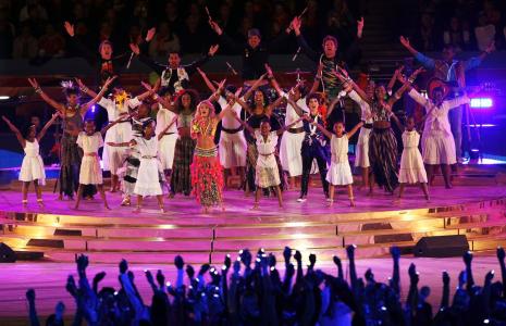 Show de abertura da copa do Mundo de 2010, foi com a cantora Shakira