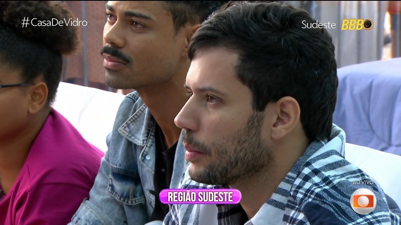 Casas de Vidro BBB 26: participante ameaça desistir do reality e Tadeu intervém