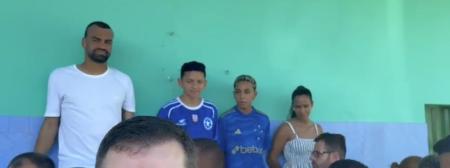 Fabrício Bruno, do Cruzeiro, acompanha partida da Copa Itatiaia KTO