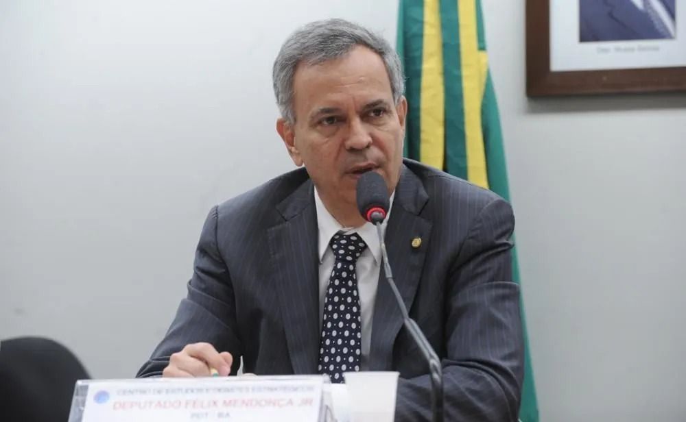 Félix Mendonça Júnior diz confiar na Justiça após ser alvo da PF