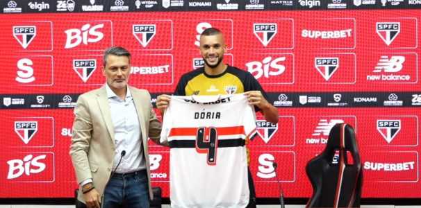 Matheus Dória é apresentado como reforço do São Paulo