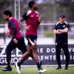 Técnico do Corinthians revela que pediu informações sobre volante do Fortaleza