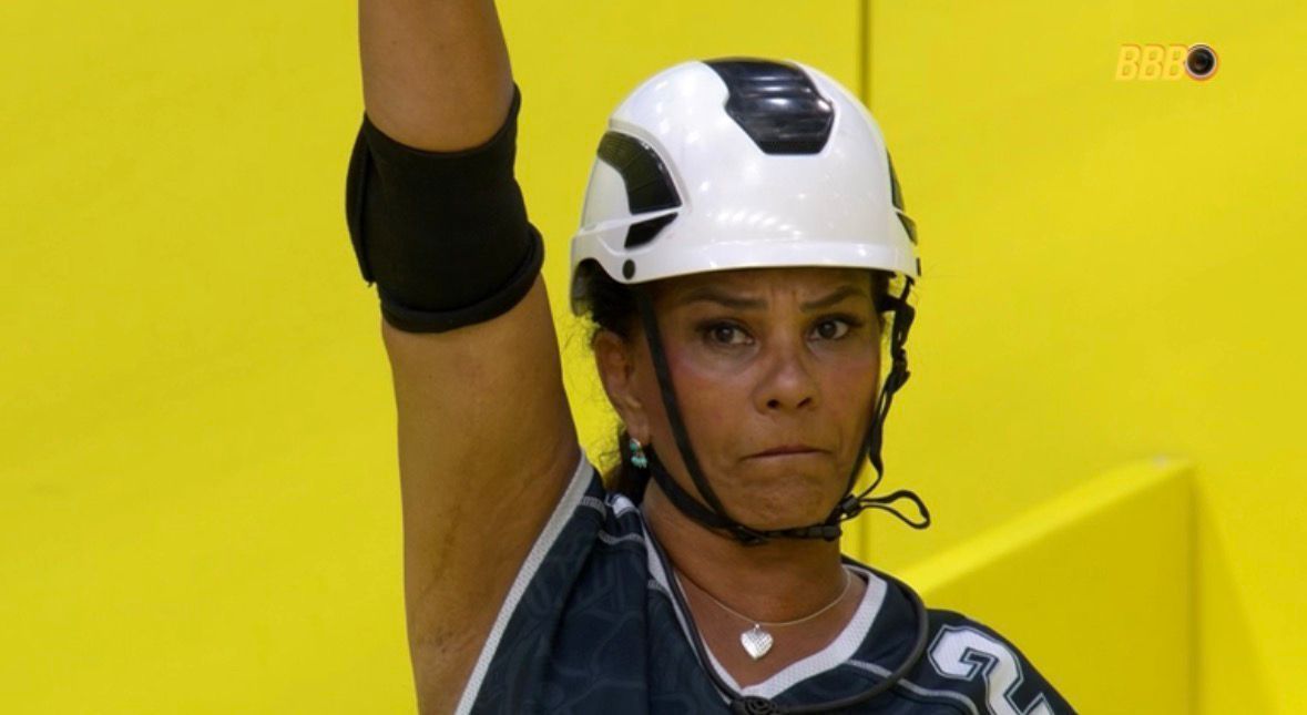 Solange Couto se machuca em Prova do Líder e pede ajuda: 'Está sangrando'