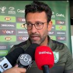Valentim exalta vitória do América no Mineiro, mas faz alerta por chances perdidas
