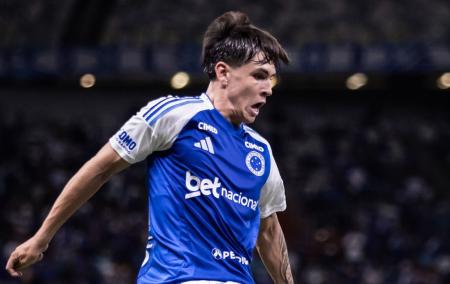 Rayan Lelis durante jogo do Cruzeiro no Mineirão