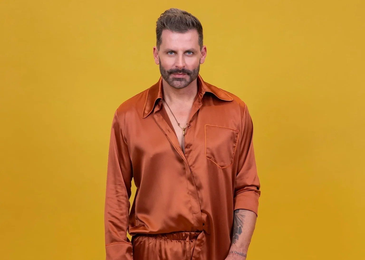 Henri Castelli se pronuncia pela primeira vez após sair do BBB 26 por convulsões
