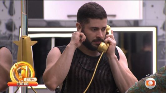 Marcelo atende o Big Fone no BBB 26