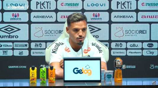 Gabriel Menino abordou a passagem apagada pelo Atlético durante apresentação no Santos