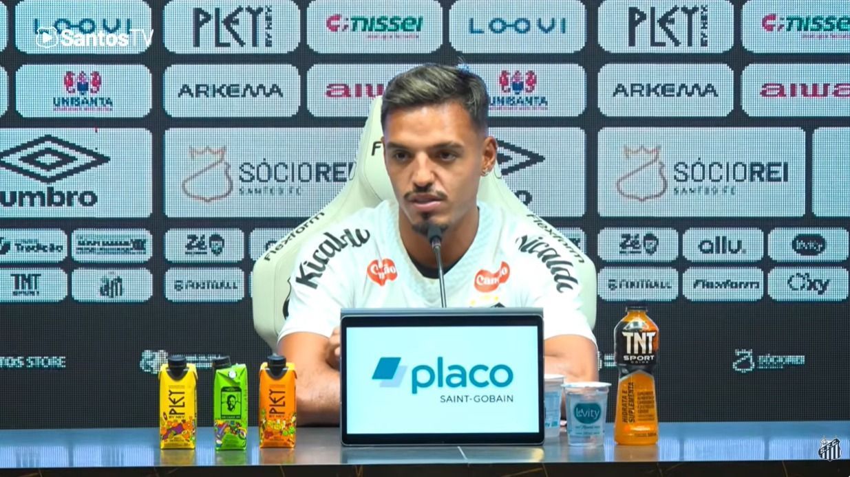 No Santos, Gabriel Menino revela se deseja voltar ao Atlético após empréstimo