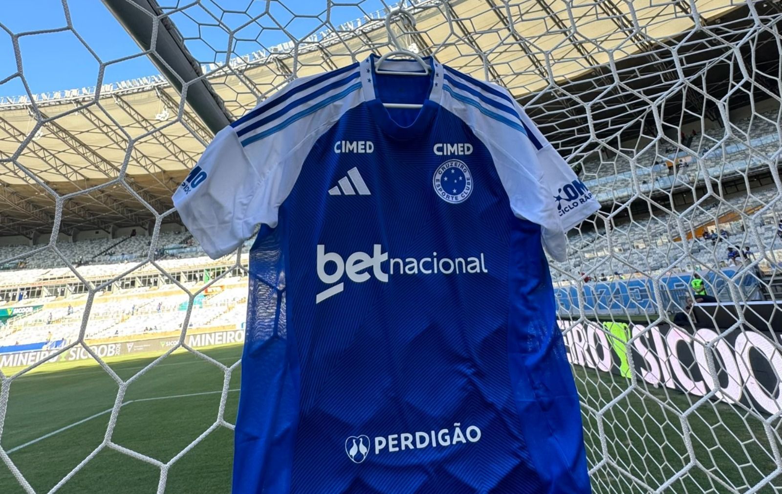 Amistoso entre Cruzeiro e Sporting Cristial pela Vitória Cup é cancelado; entenda