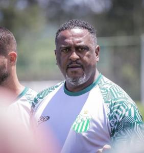 Jorge Castilho, treinador do Uberlândia