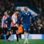 Sem Estêvão, João Pedro brilha, e Chelsea vence Brentford pela Premier League