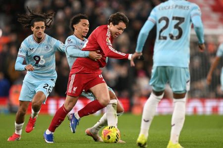 Liverpool empatou com Burnley em casa pela Premier League
