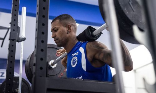 Walace durante treino físico pelo Cruzeiro