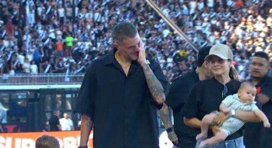 Vegetti chora em despedida do Vasco em São Januário