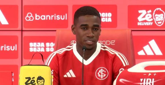 Félix Torres está no Inter por empréstimo junto ao Corinthians