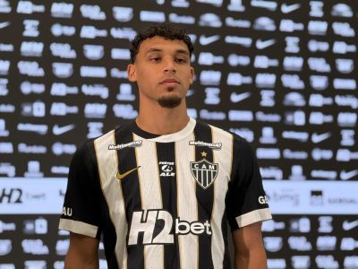 Victor Hugo, meia do Atlético, em apresentação na Arena MRV